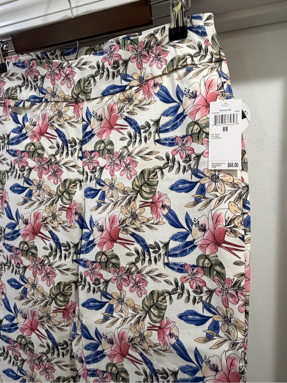 Premise ππ Capri Tropical Floral Stretch Tummy Control Pull-On Size Medium - Picture 5 of 15